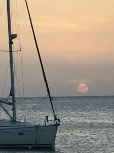 Vakantiewoning Aruba zonsondergang Barefoots 225x300 - Zonsondergang