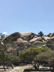 Vakantiewoning Aruba Ayo Rockformatie2 225x300 - Ayo Rock formatie